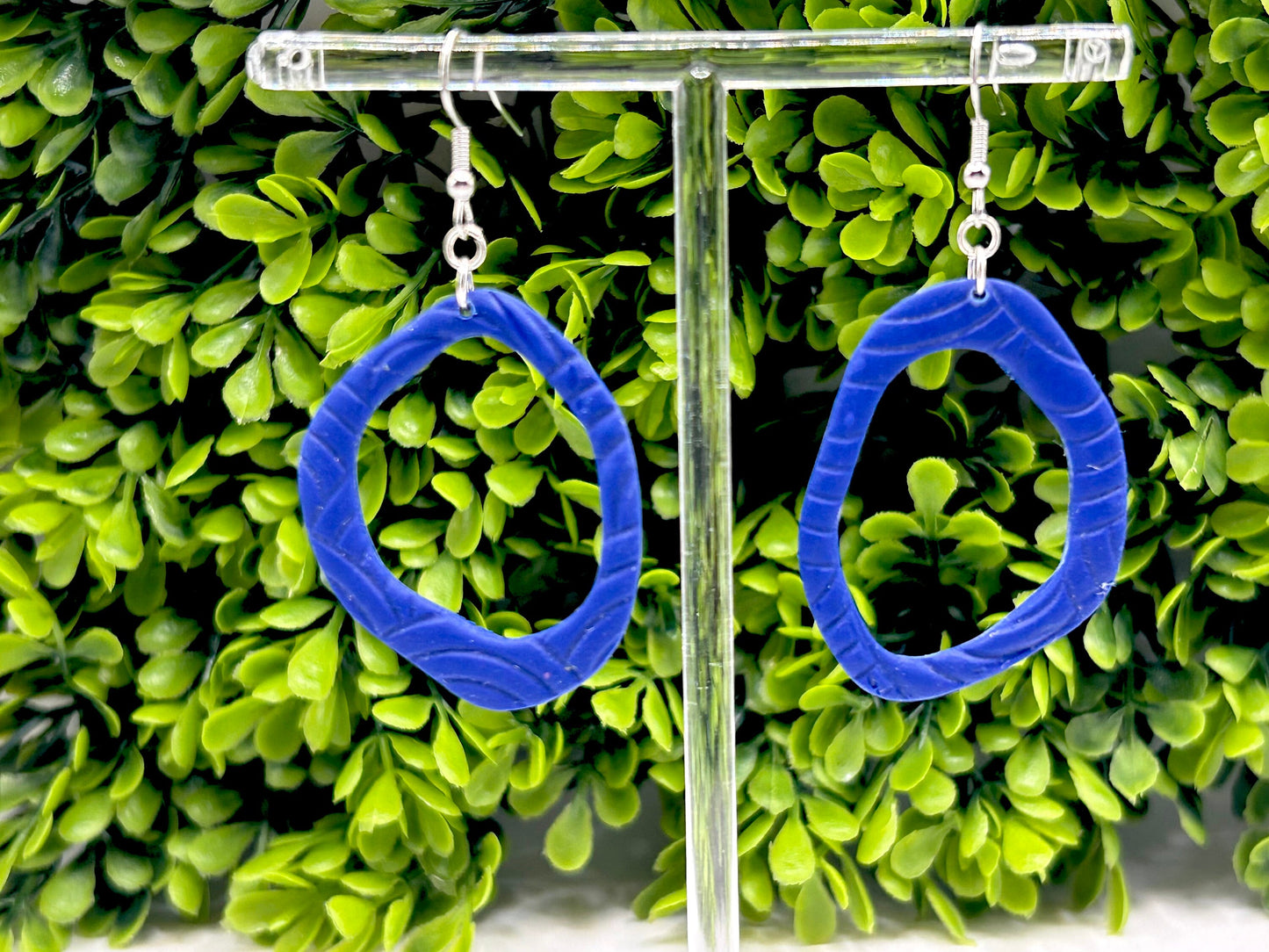 Modern clay dangle earrings – lightweight handmade accessory