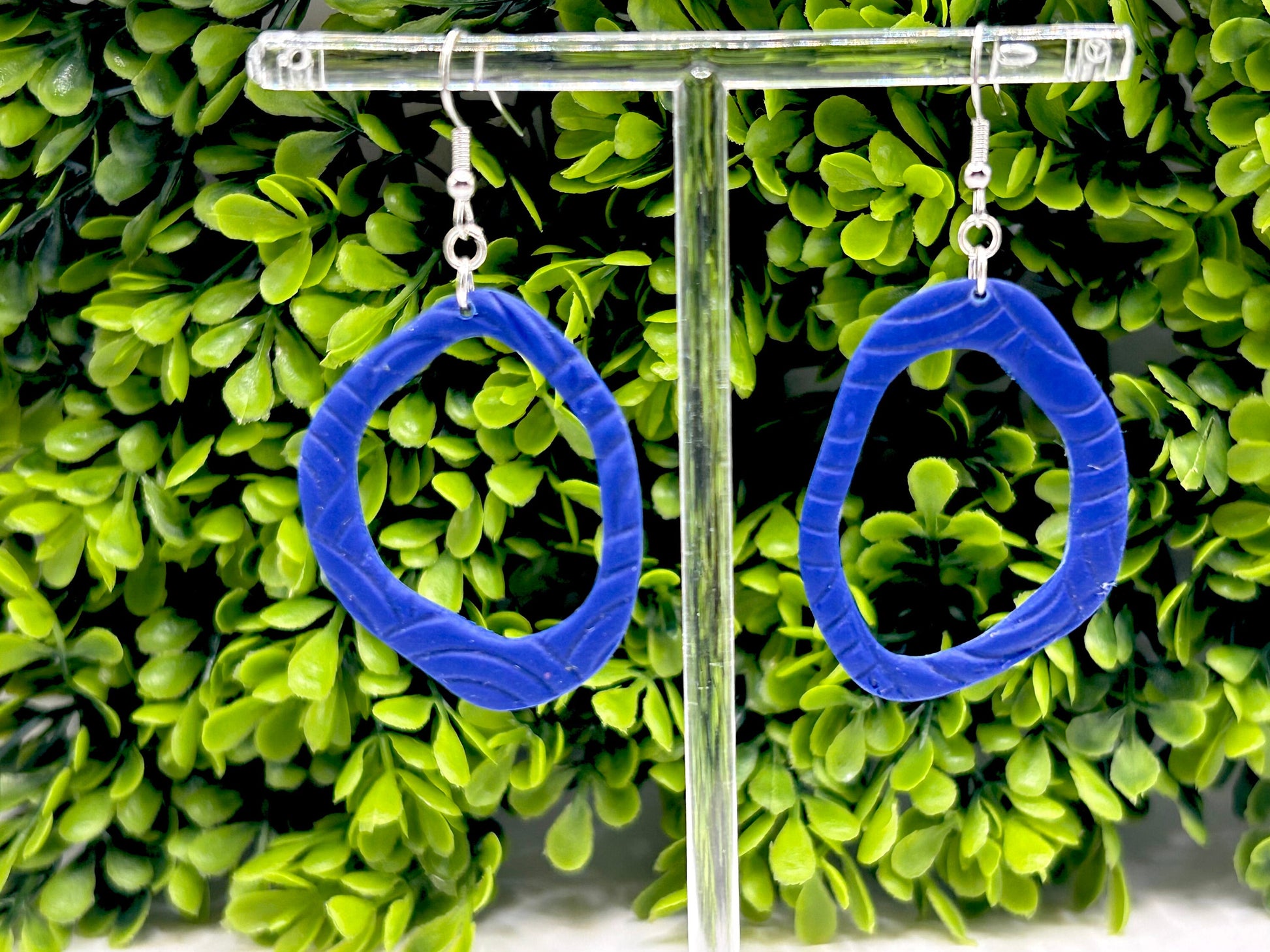 Modern clay dangle earrings – lightweight handmade accessory