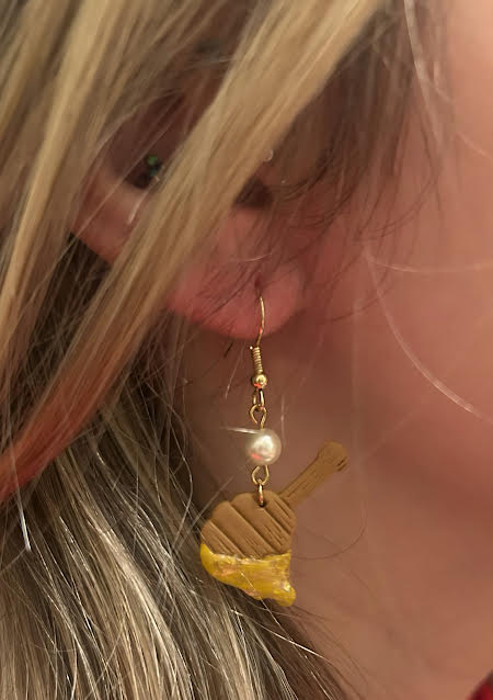 Cute honey dipper earrings with golden resin honey detail